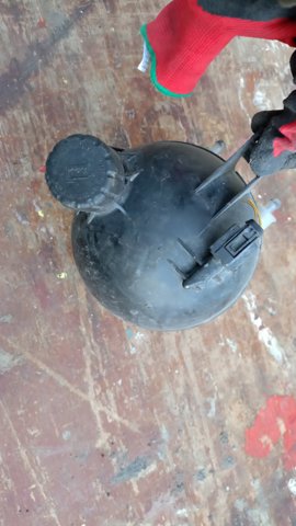 Бачок системи охолодження, розширювальний — фото 4