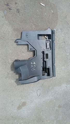 Пластик під торпедо водійський