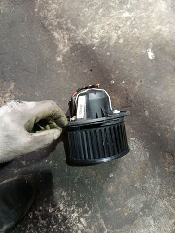 Двигун вентилятора пічки (обігрівача салону)