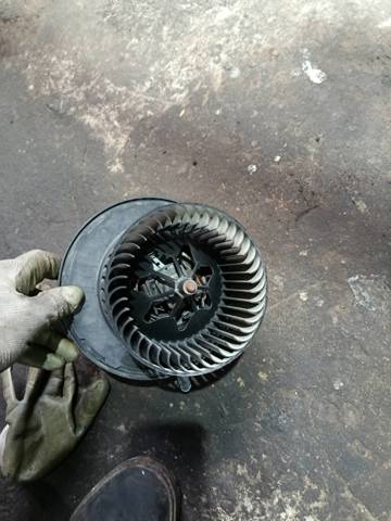 Двигун вентилятора пічки (обігрівача салону)