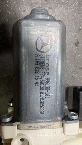 Двигун склопідіймача двері передньої, лівої