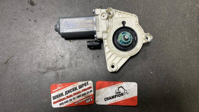 Двигун склопідіймача двері передньої, правої