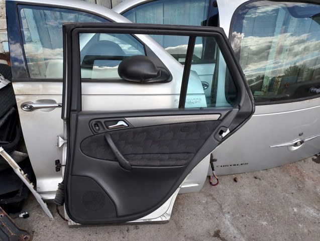 MERCEDES 203730120567 Дверь задняя правая в наличии Львов
