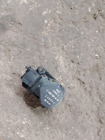 Двигун заслінки печі