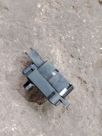 Двигун заслінки печі