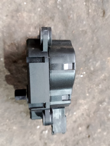 Двигун заслінки печі