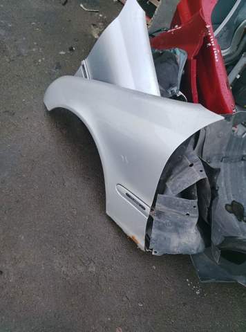 MERCEDES A203880011867 Крыло переднее левое в наличии Одесса