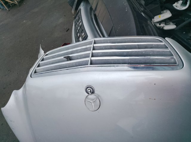 Решетка радиатора A2038800483 MERCEDES