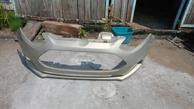 Бампер передній