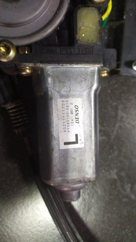 Передній комплект електричного механізму для підйому вікна