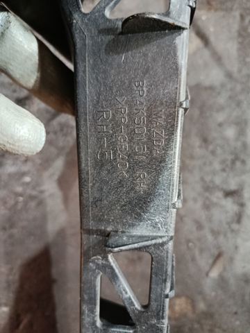 Направляюча переднього бампера, права — фото 2