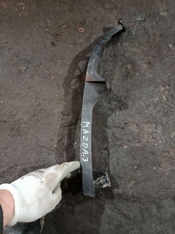 Направляюча переднього бампера, ліва