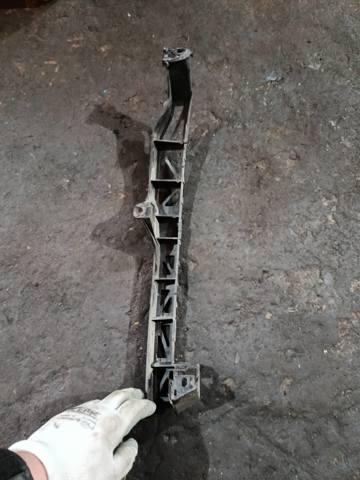 Направляюча переднього бампера, ліва — фото 4