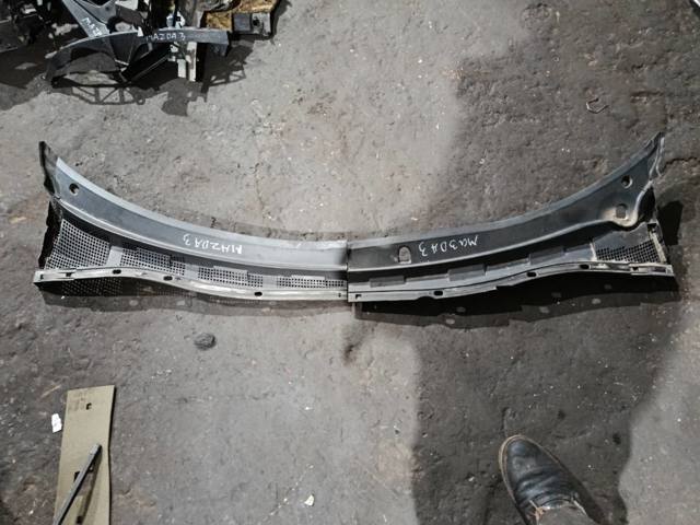 Решітка під лобове скло