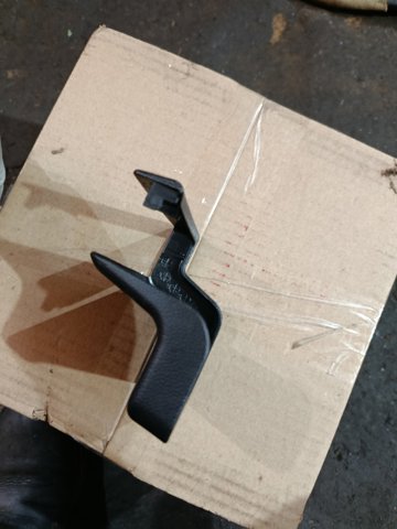 Накладка петлі сидіння — фото 4