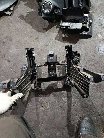 Консоль центральна — фото 3