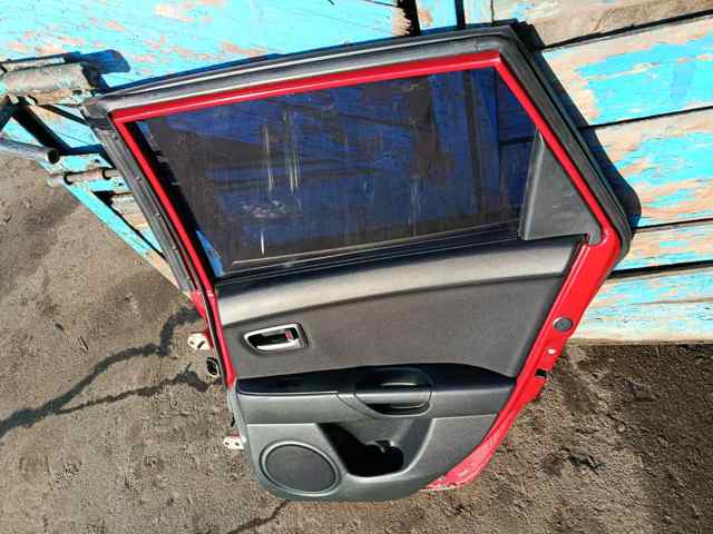 Двері задні, праві