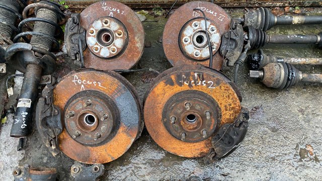 Суппорт тормозной, передний, правый CV6Z2B120A FORD