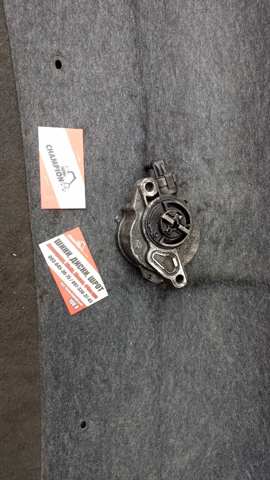 Насос вакуумний