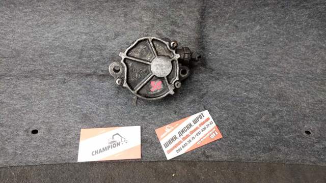 Насос вакуумний