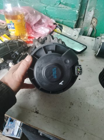 Двигун вентилятора пічки (обігрівача салону)