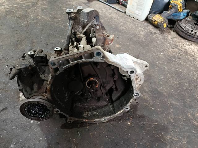 КПП в зборі(механічна коробка передач) — фото 7