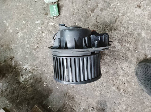 Двигун вентилятора пічки (обігрівача салону)