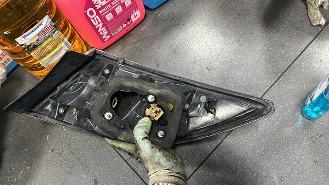 Фонарь задний левый внешний