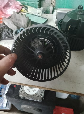 Двигун вентилятора пічки (обігрівача салону)