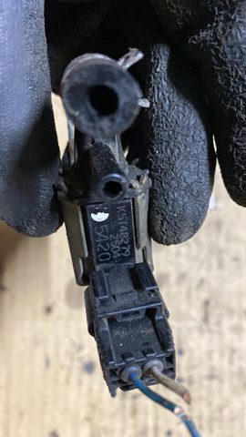 Клапан вентиляції газів паливного бака — фото 2