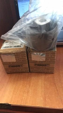 Сайлентблок заднього поздовжнього важеля, передній