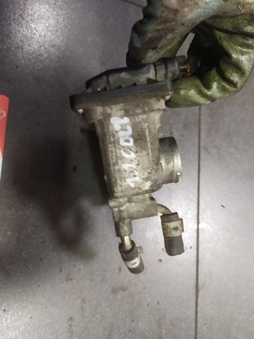 Дросільна заслінка в зборі