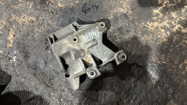 Кронштейн компрессора кондиционе