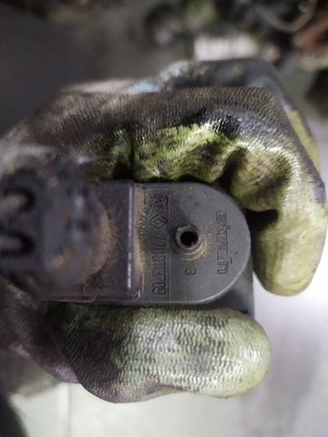 Клапан абсорбера паливних парів