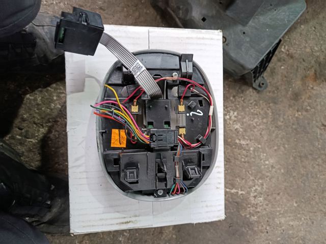 Ліхтар освітлення передніх місць