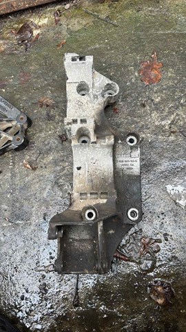 Крепление генератора R045903143C VAG