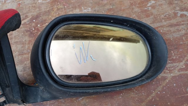 Дзеркало заднього виду, праве