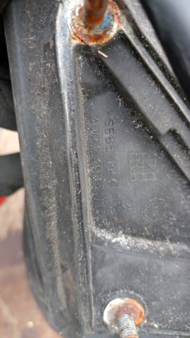 Дзеркало заднього виду, праве