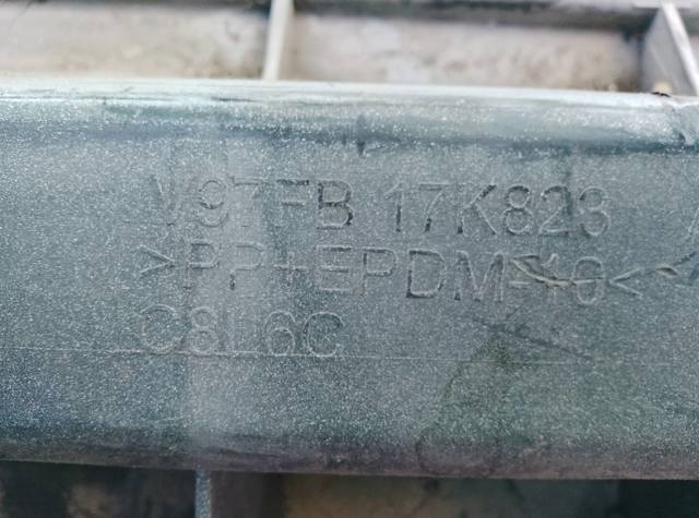 Бампер задній