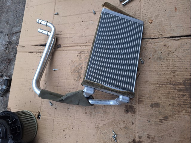 FORD CG1Z18476B Радиатор печки в наличии Харьков