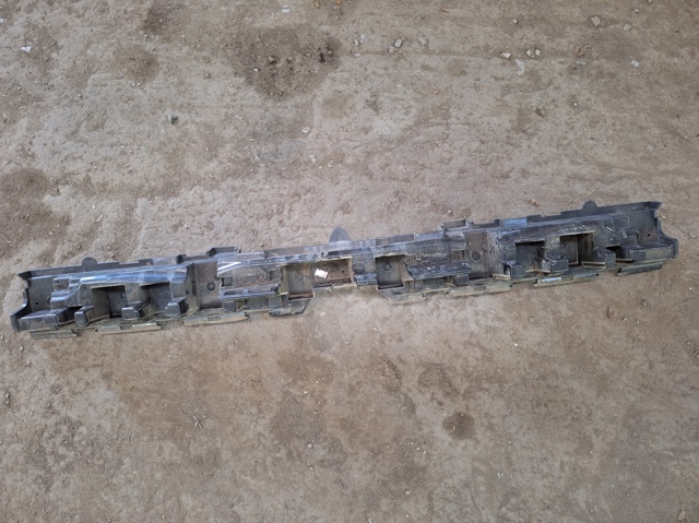 Кронштейн бампера заднего, центральный LB5Z17E855D FORD