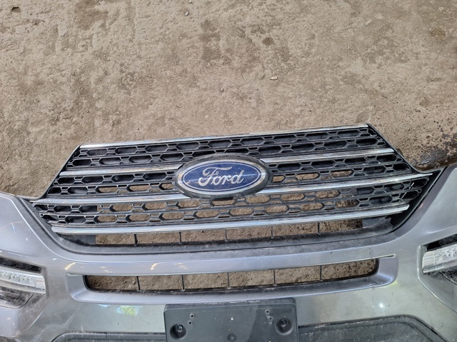 Решетка радиатора NB5Z8200BA FORD
