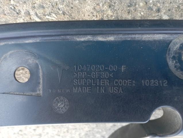 TESLA 104702000F Кронштейн решетки радиатора в наличии Житомир