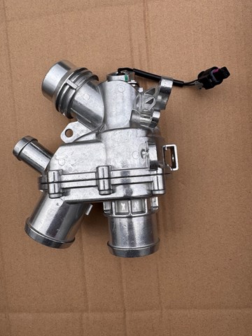 LR117568 LAND ROVER Корпус термостата купить в Чернигов