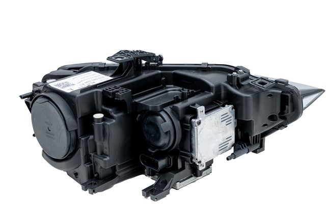 8T0941044C Правая фара купить Украина