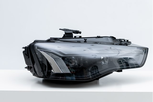 8T0941044C VAG Фара правая купить в Черновцы