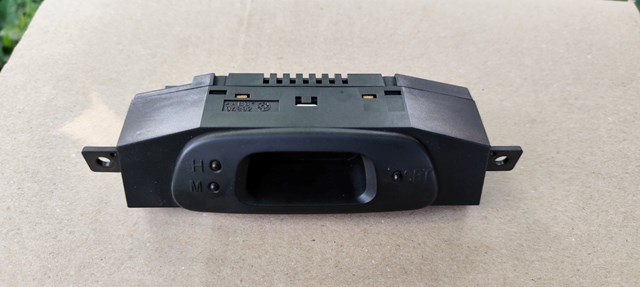 MR114346 MITSUBISHI Часы салонные купить в Ирпень