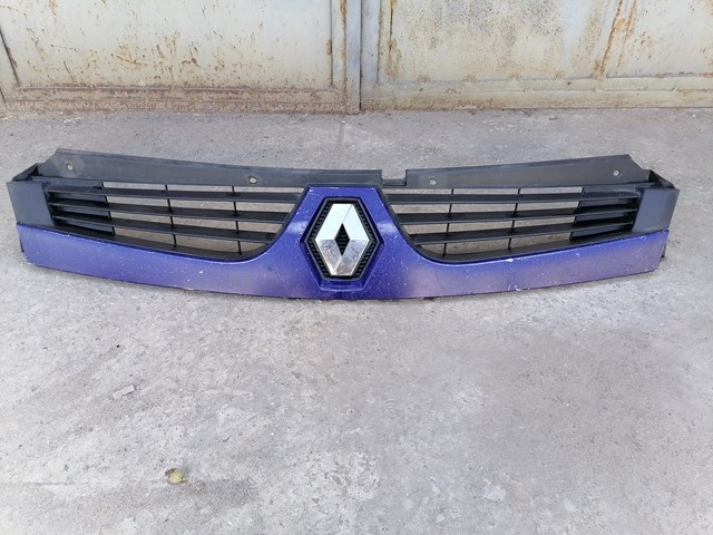 Решетка радиатора 8200426365 RENAULT