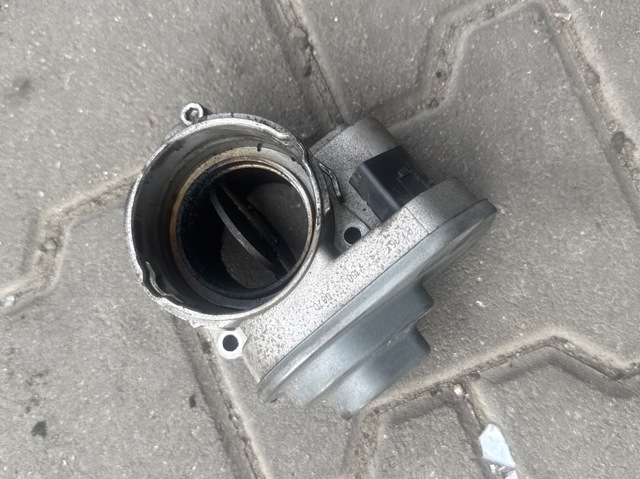 Заслонка воздушная 038128063G VAG