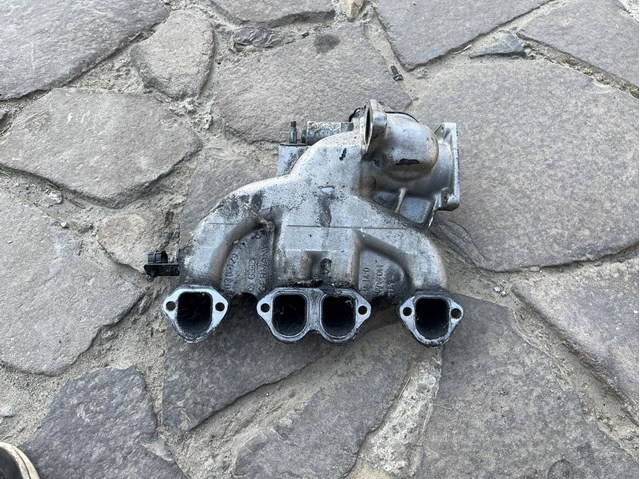 Коллектор впускной 038129713BM VAG